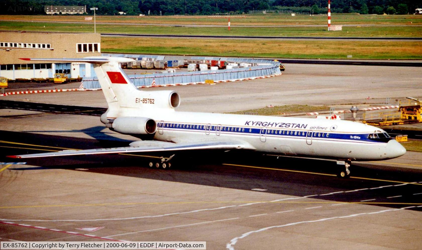 EX-85762, 1990 Tupolev Tu-154M C/N 92A945, Air Kyrghystan Tu 154 at Frankfurt in 2000