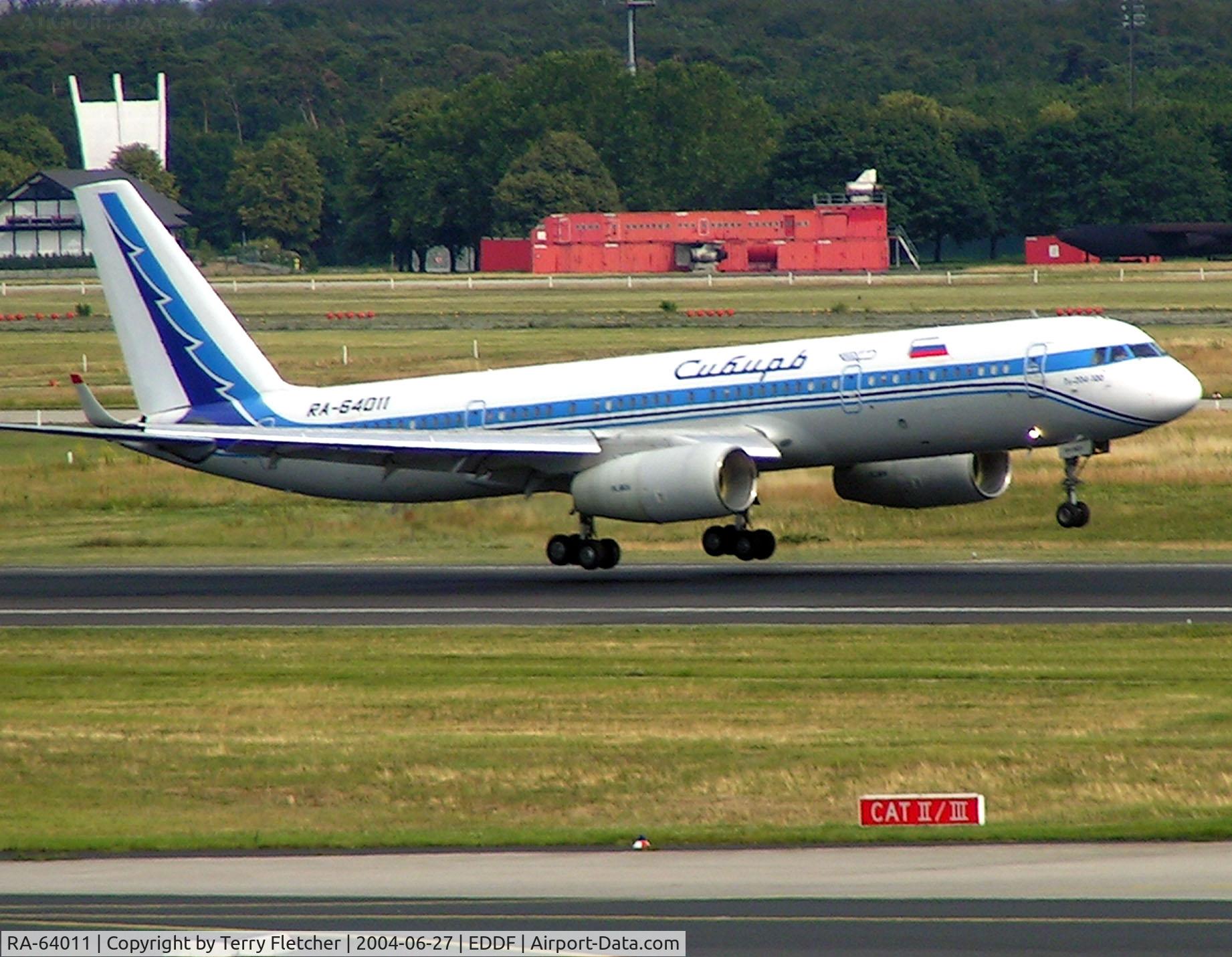 RA-64011, 1993 Tupolev Tu-204-100 C/N 1450741364011, TU204 departing Frankfurt in 2004