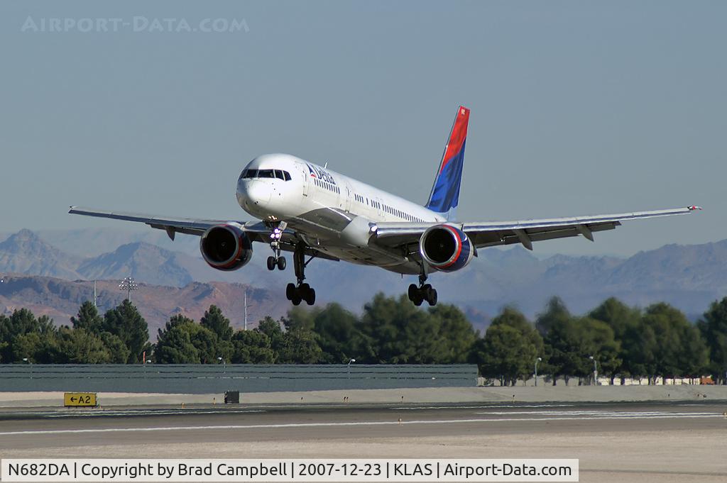 N682DA, 1993 Boeing 757-232 C/N 26958, Delta Airlines / 1993 Boeing 757-232