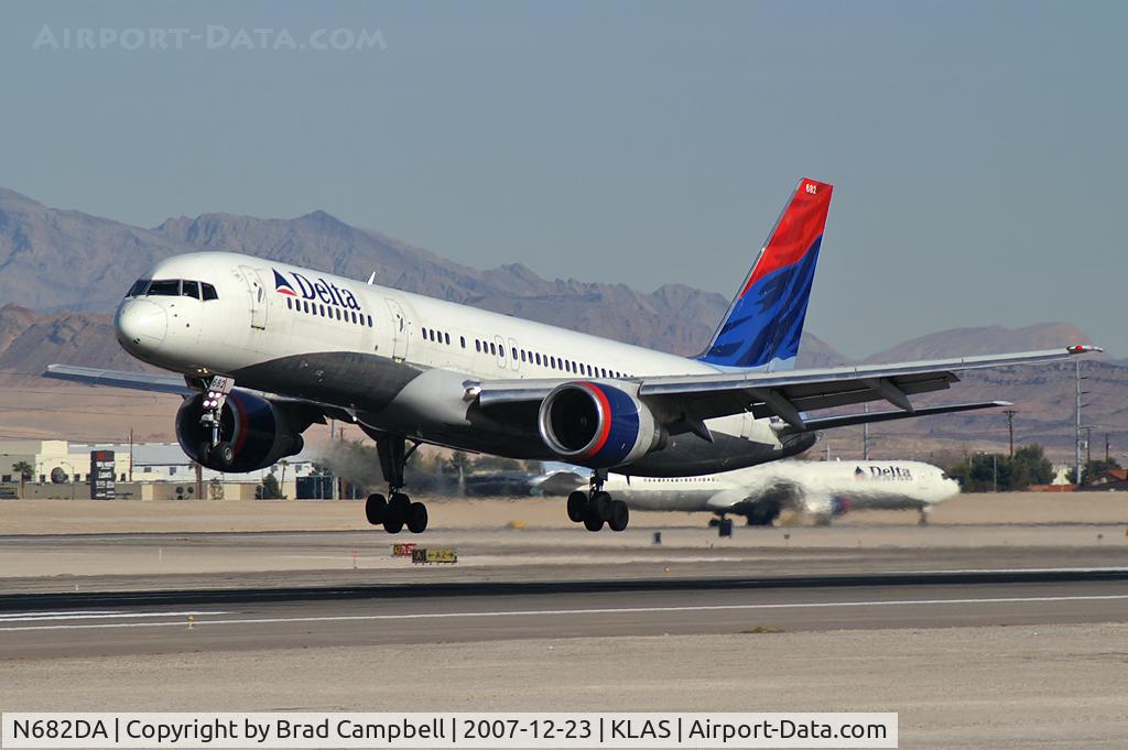 N682DA, 1993 Boeing 757-232 C/N 26958, Delta Airlines / 1993 Boeing 757-232