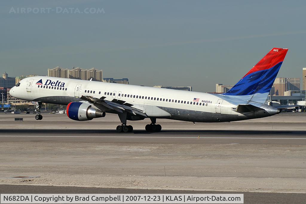 N682DA, 1993 Boeing 757-232 C/N 26958, Delta Airlines / 1993 Boeing 757-232