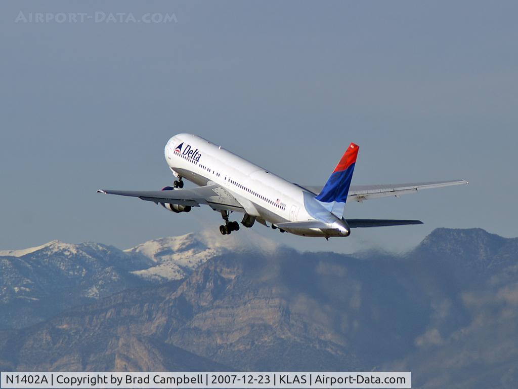 N1402A, 1993 Boeing 767-332 C/N 25989, Delta Airlines / 1993 Boeing 767-332