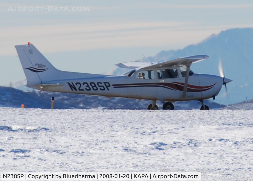 N238SP, 1999 Cessna 172S C/N 172S8223, Waiting for clearance on 17L.
