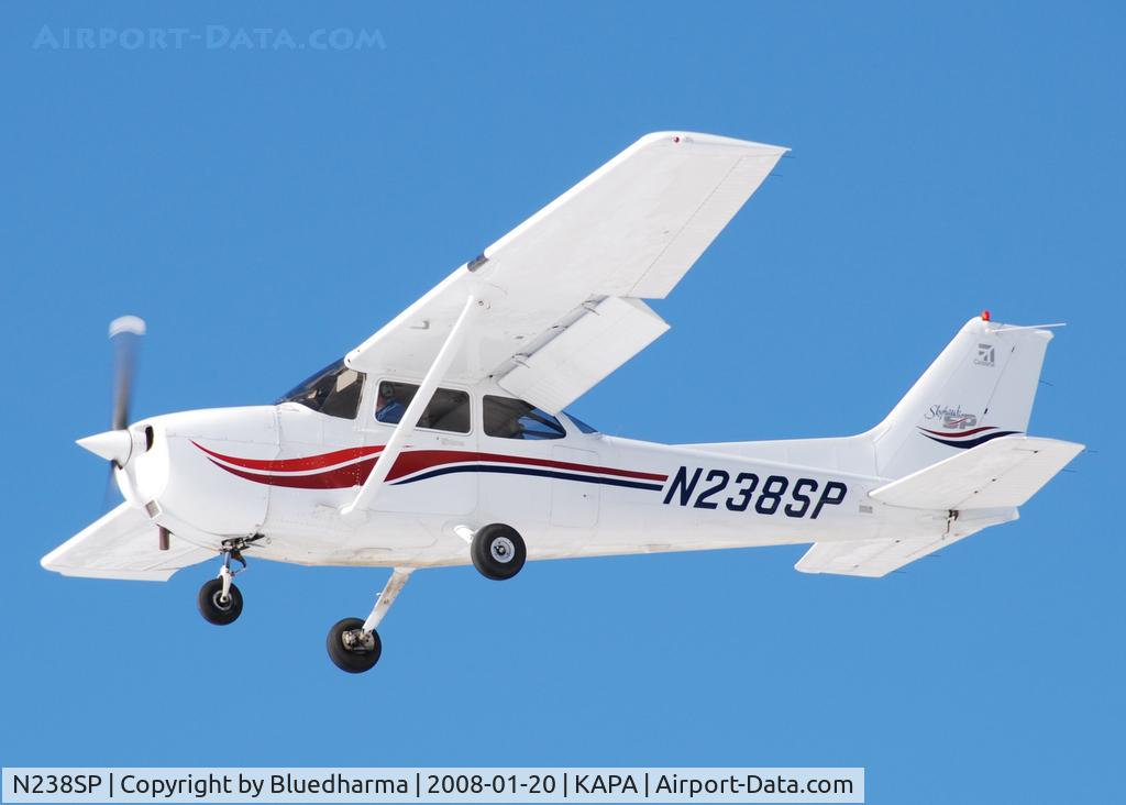 N238SP, 1999 Cessna 172S C/N 172S8223, Approach to 17L.
