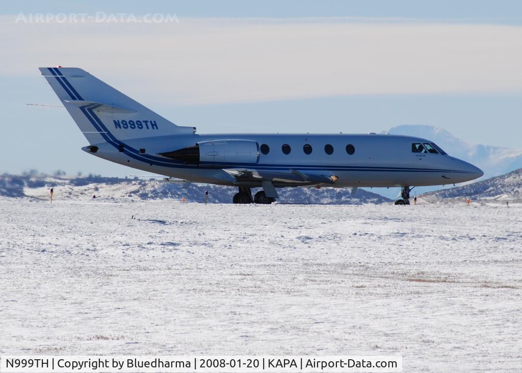 N999TH, 1987 Dassault Falcon 200 (20H) C/N 512, Position and hold for 17L.
