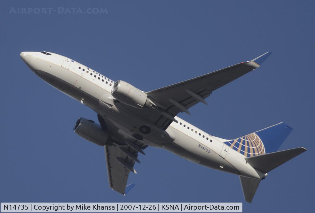 N14735, 1999 Boeing 737-724 C/N 28950, Continental B737-724 climbing up.