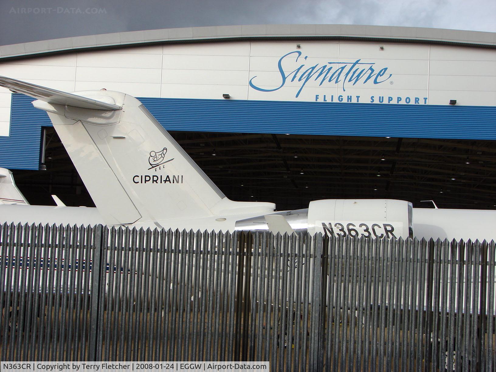 N363CR, 1984 Canadair Challenger 601 (CL-600-2A12) C/N 3025, Challenger with temporary Registration  patch at Luton in January 2008