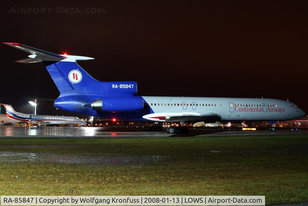 RA-85847, 1988 Tupolev Tu-154M C/N 88A792, during Start Up @ night