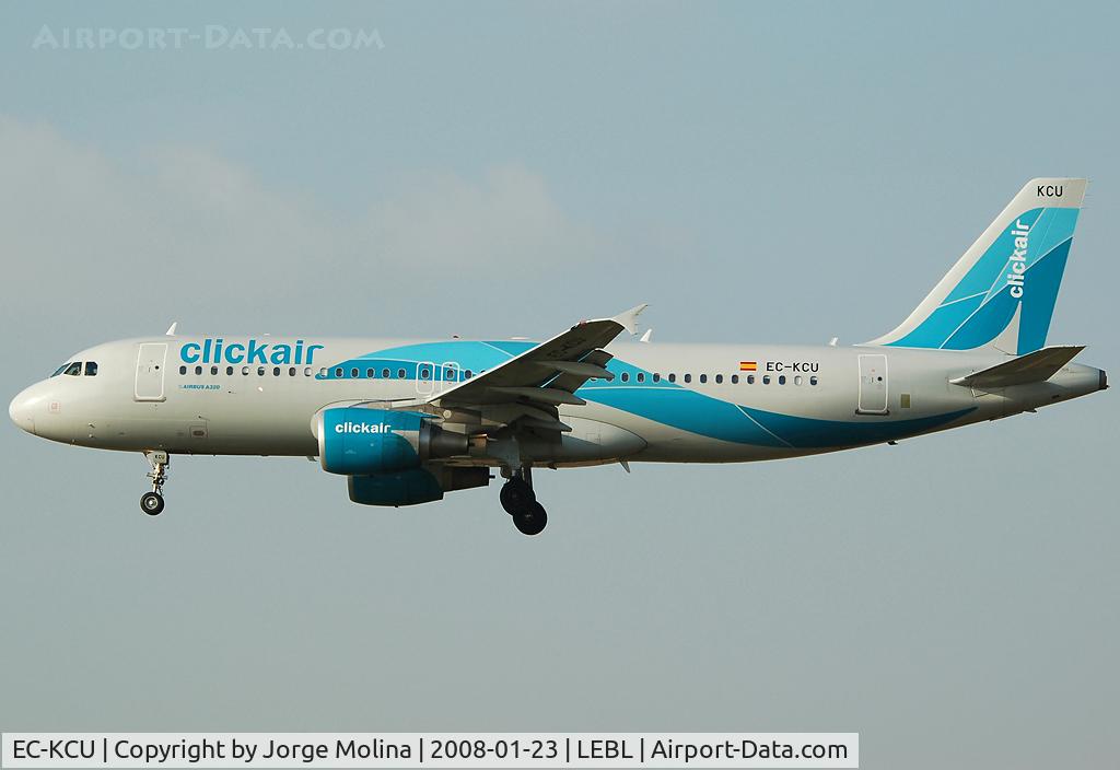 EC-KCU, 2007 Airbus A320-216 C/N 3109, Clear to land RWY 25R.