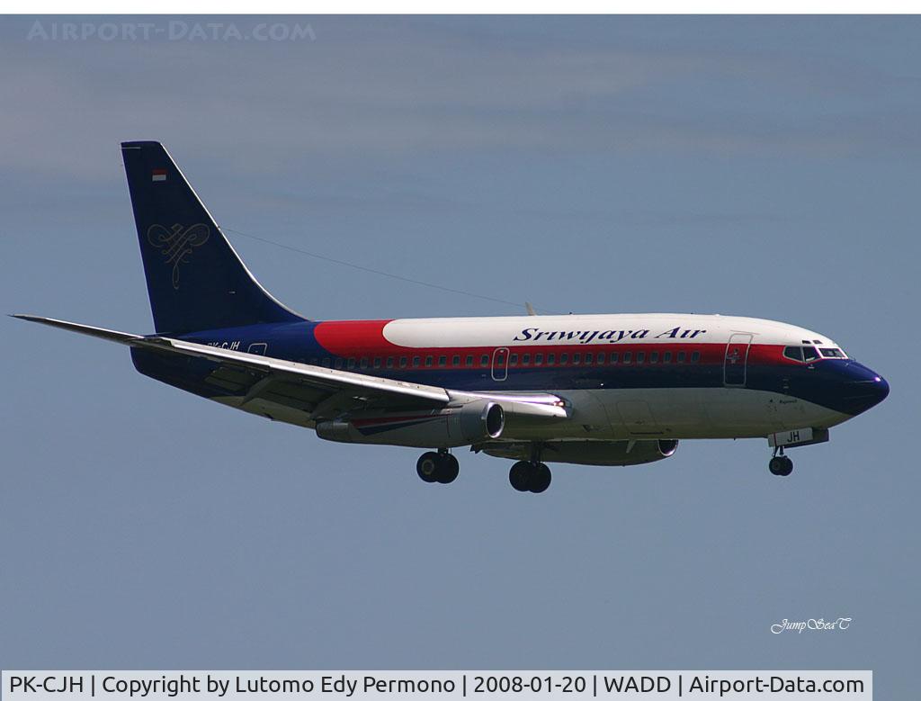 PK-CJH, 1982 Boeing 737-2B7 C/N 22883 LN:935, Final R/W 27 at WADD