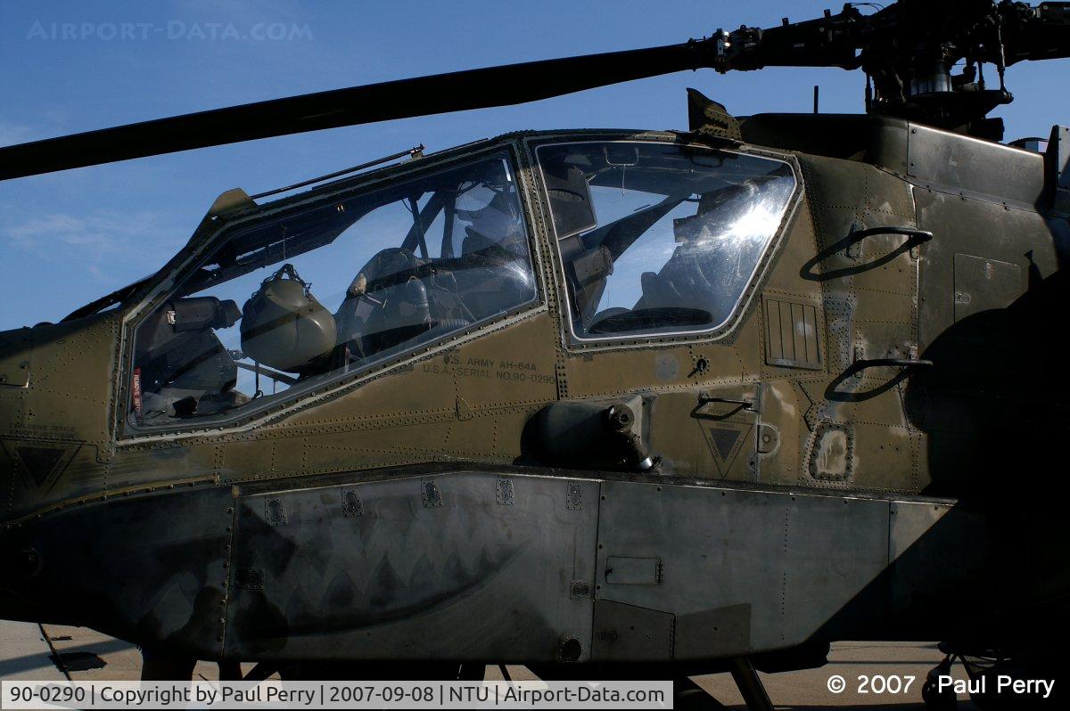 90-0290, McDonnell Douglas AH-64A Apache C/N PV686, Look, she's smiling!