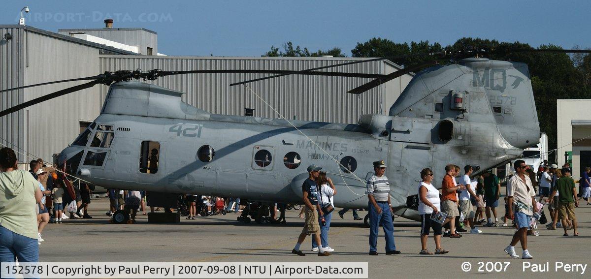 152578, Boeing Vertol CH-46E Sea Knight C/N 2200, The Wild Geese on the ramp