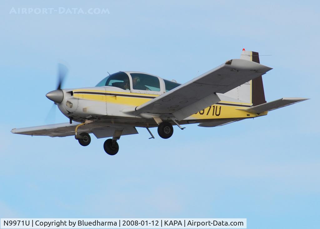 N9971U, Grumman American AA-5A Cheetah C/N AA5A0371, Approach to 17L.