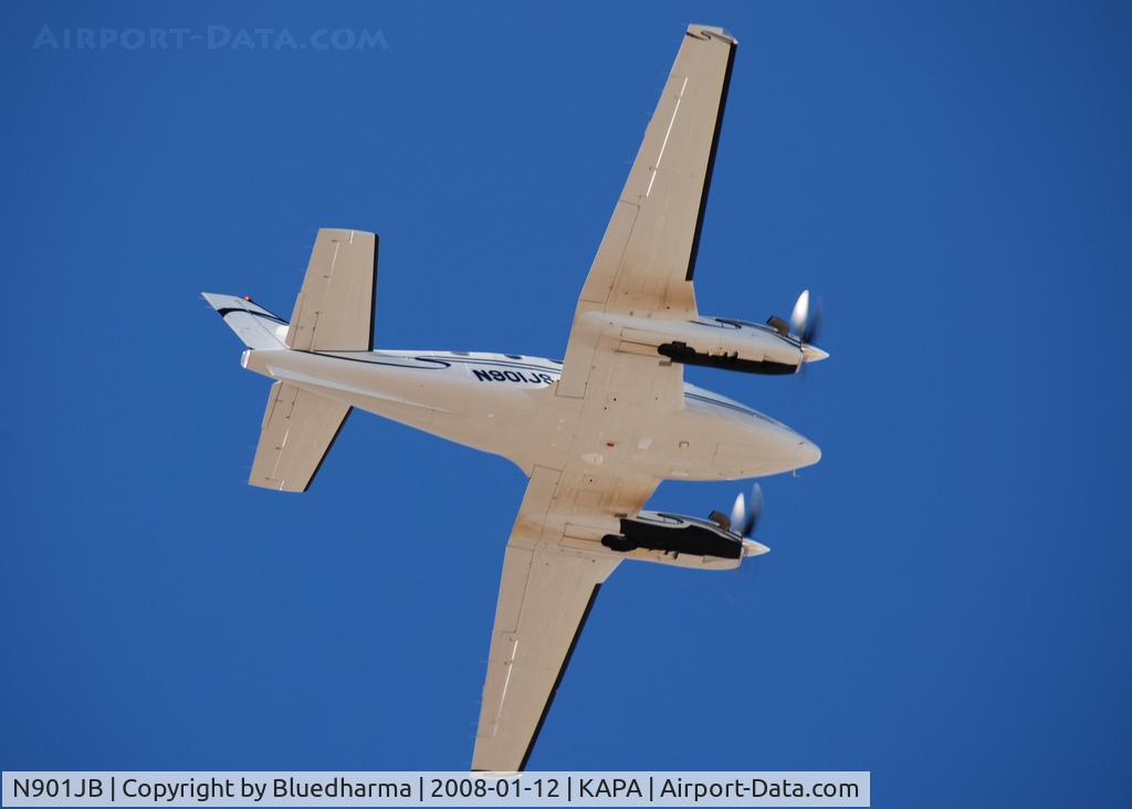N901JB, 1982 Beech C90 King Air C/N LJ-1030, Flyover  number looks like N901J8
