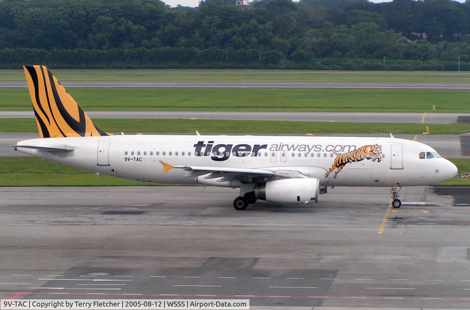 9V-TAC, 2004 Airbus A320-232 C/N 2331, Tiger Airways A320 taxies in at Singapore Changi