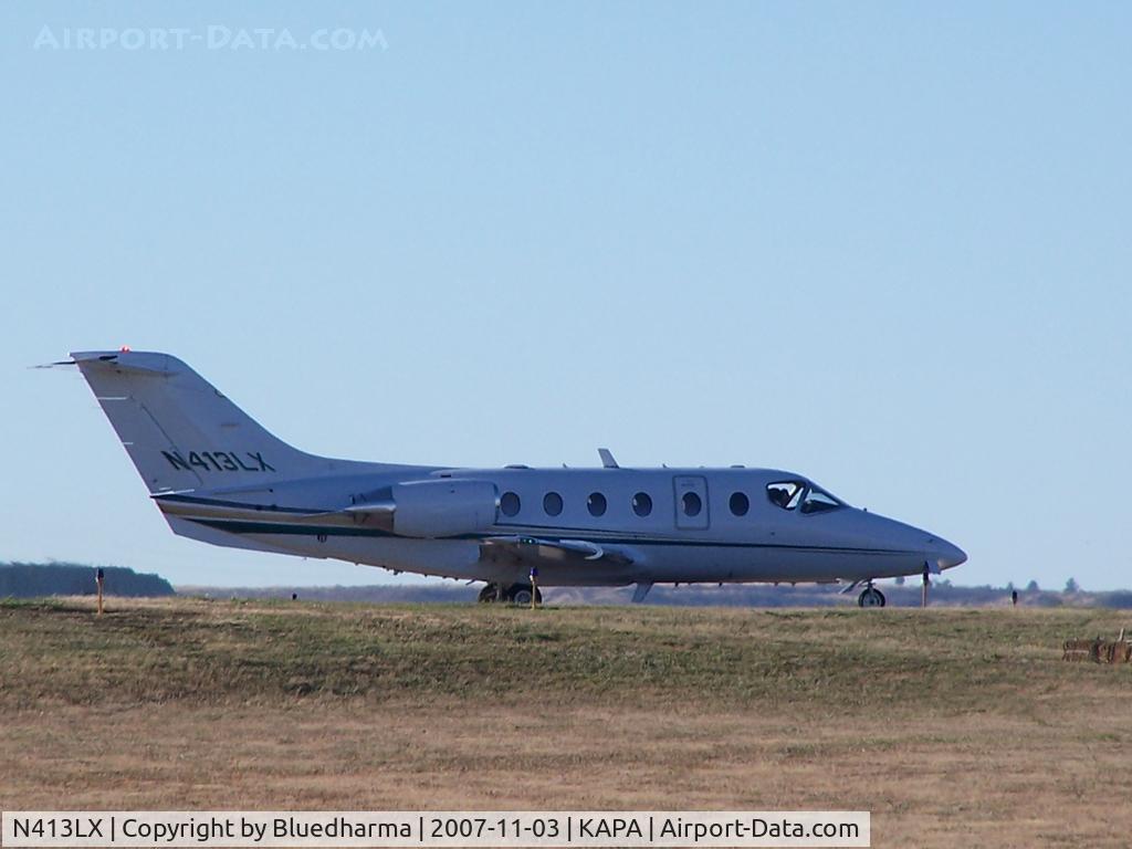 N413LX, 1998 Raytheon Beechjet 400A C/N RK-209, Waiting for clearance.