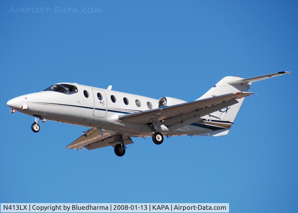 N413LX, 1998 Raytheon Beechjet 400A C/N RK-209, Approach to 17L.