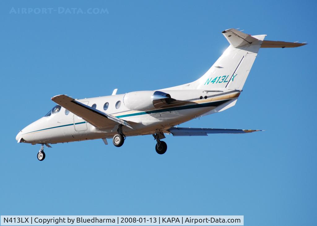 N413LX, 1998 Raytheon Beechjet 400A C/N RK-209, Approach to 17L.