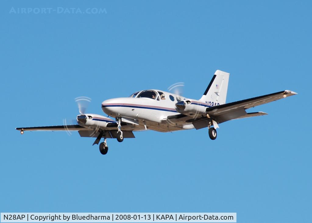 N28AP, 1978 Cessna 414A Chancellor C/N 414A0204, Approach to 17L.