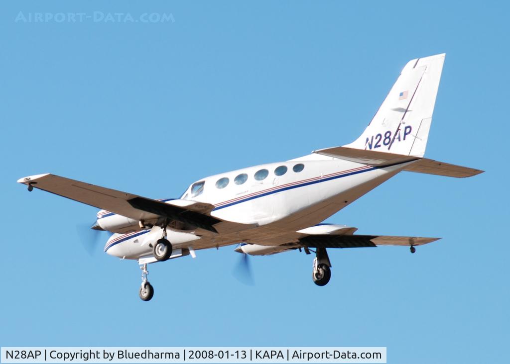 N28AP, 1978 Cessna 414A Chancellor C/N 414A0204, Approach to 17L.