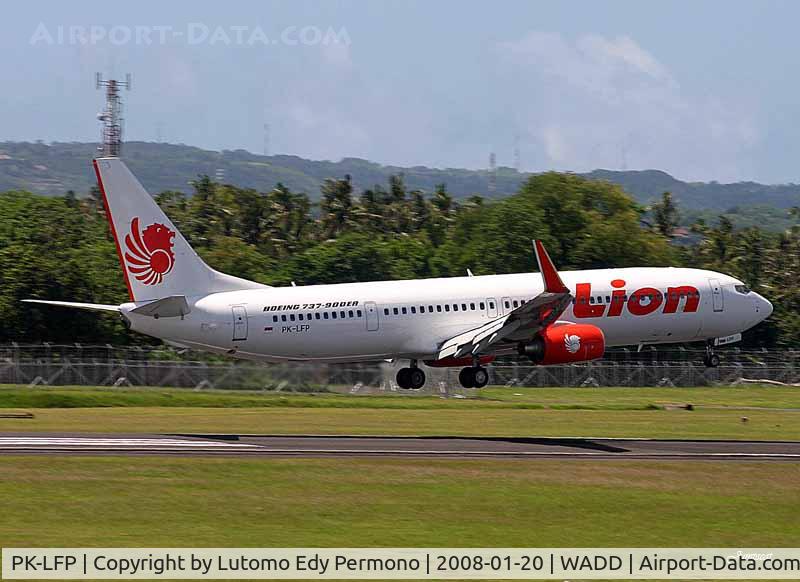 PK-LFP, 2007 Boeing 737-9GP/ER C/N 35717, landed at DPS