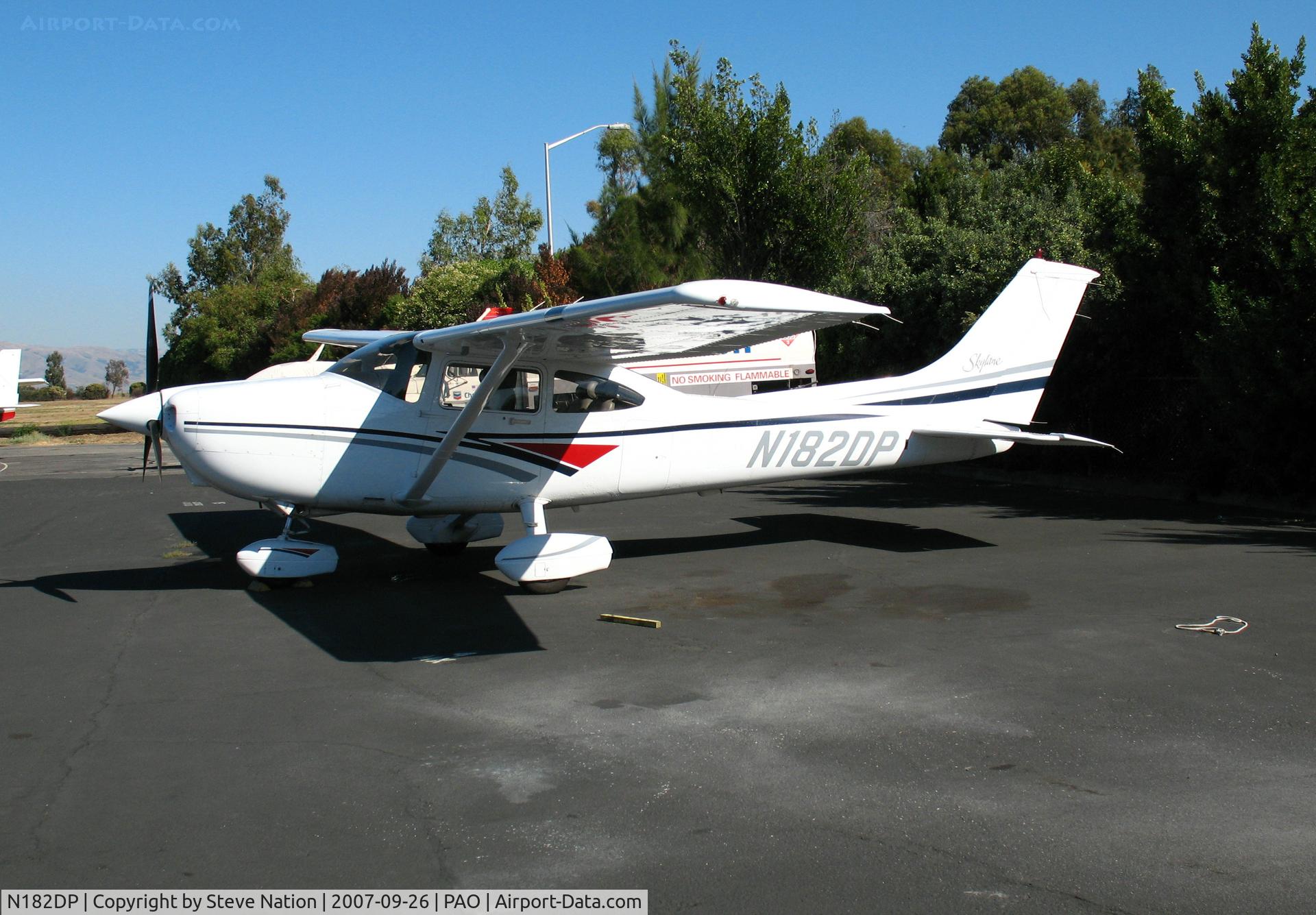 N182DP, 1998 Cessna 182S Skylane C/N 18280244, 1998 Cessna 182S @ Palo Alto Municipal Airport, CA