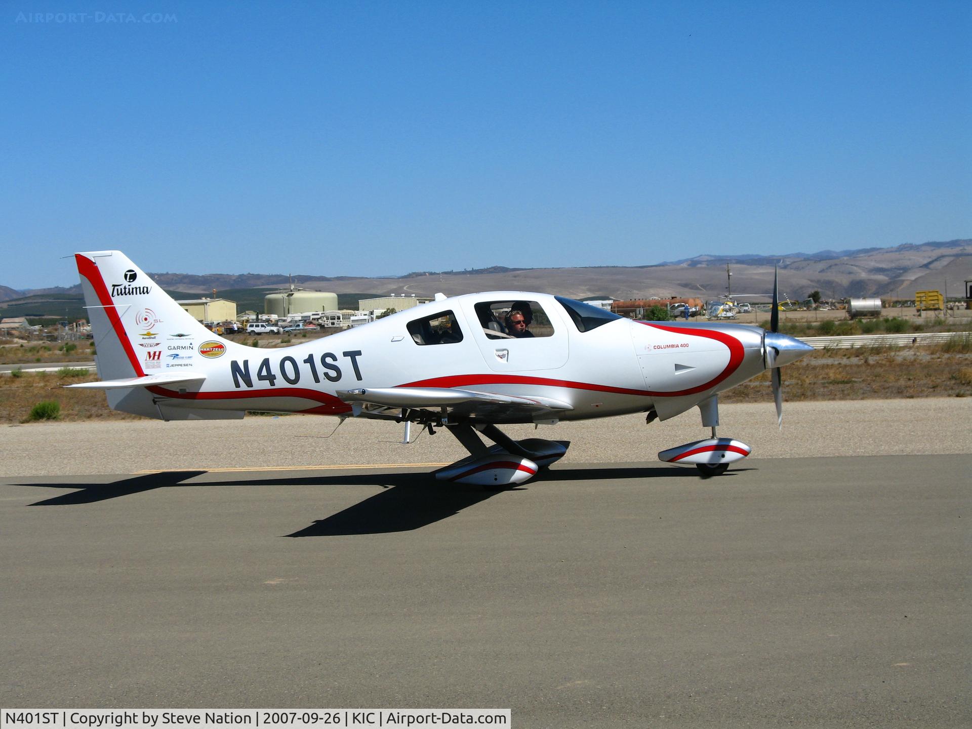 N401ST, 2006 Columbia Aircraft Mfg LC-41-550FG Columbia 400 C/N 41624, Tutima 2006 Columbia Aircraft Mfg 400 taxying @ Mesa del Rey (King City) Municipal Airport, CA