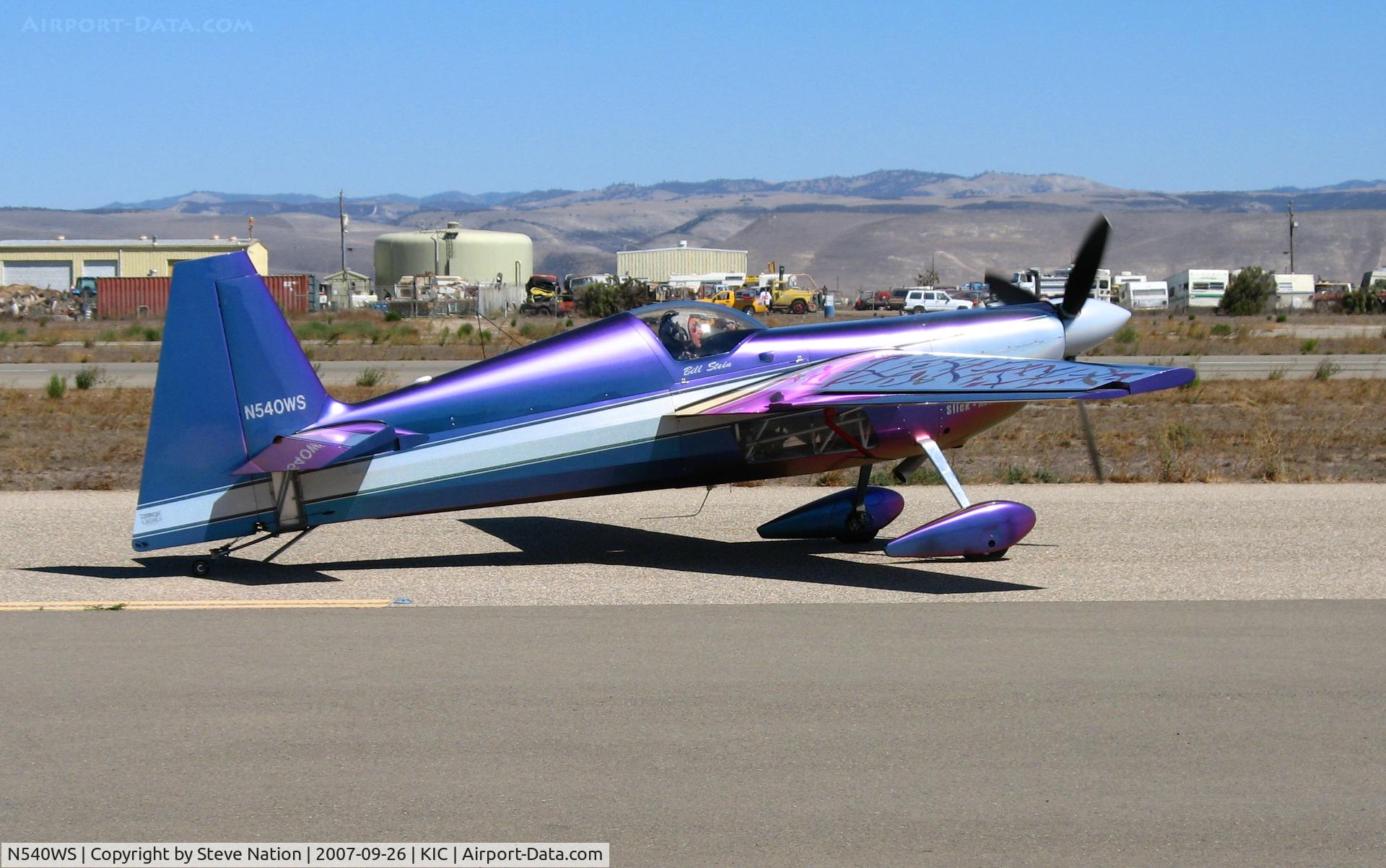N540WS, 2002 Zivko Edge 540 C/N 0032, Bill Stein Aerosports (Team Oracle) 2002 Zivko Aeronautics Inc EDGE 540 taxying @ Mesa del Rey (King City) Airport, CA