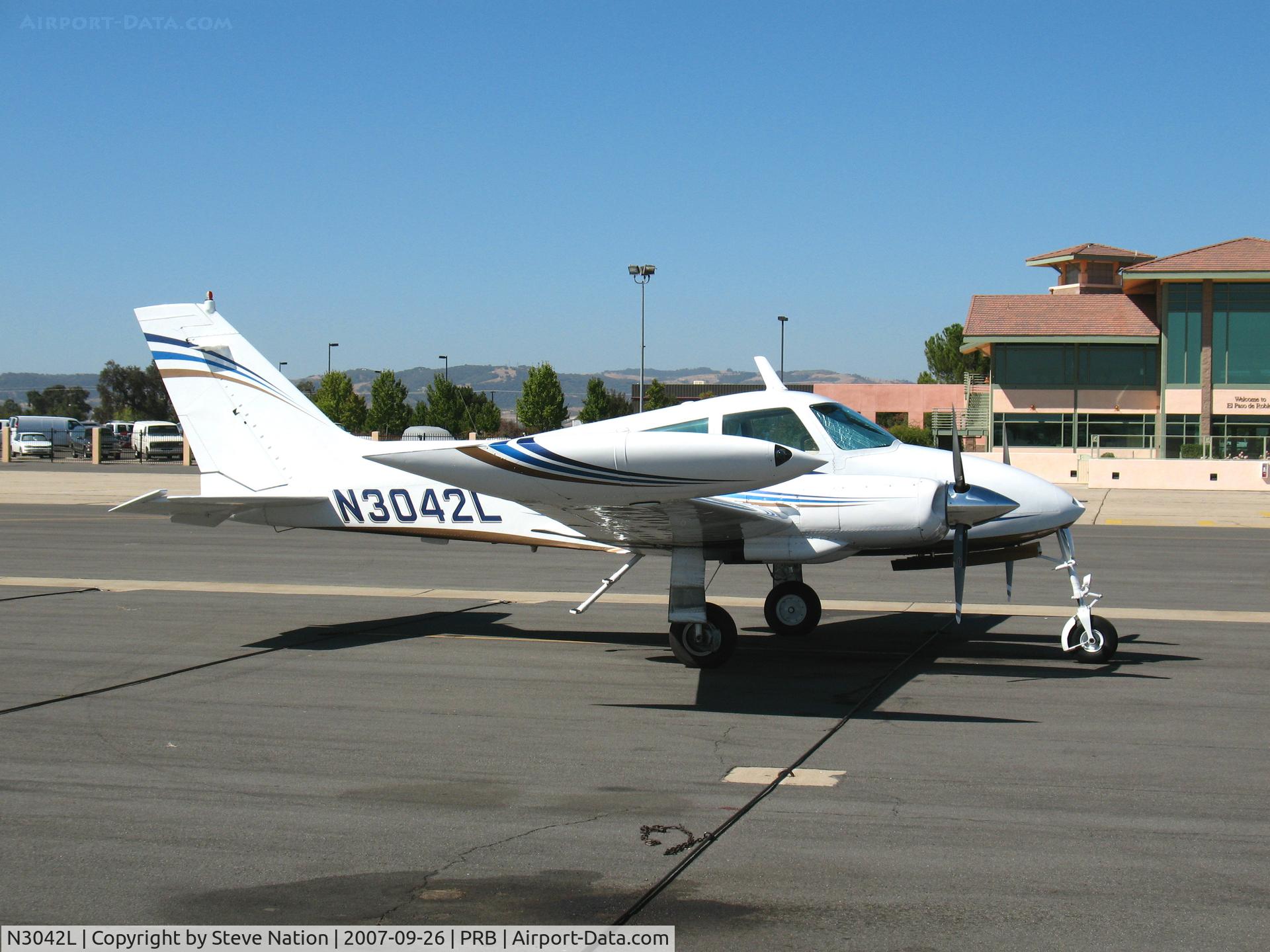N3042L, 1965 Cessna 310J C/N 310J0042, 1965 Cessna 310J @ Paso Robles Municipal Airport, CA