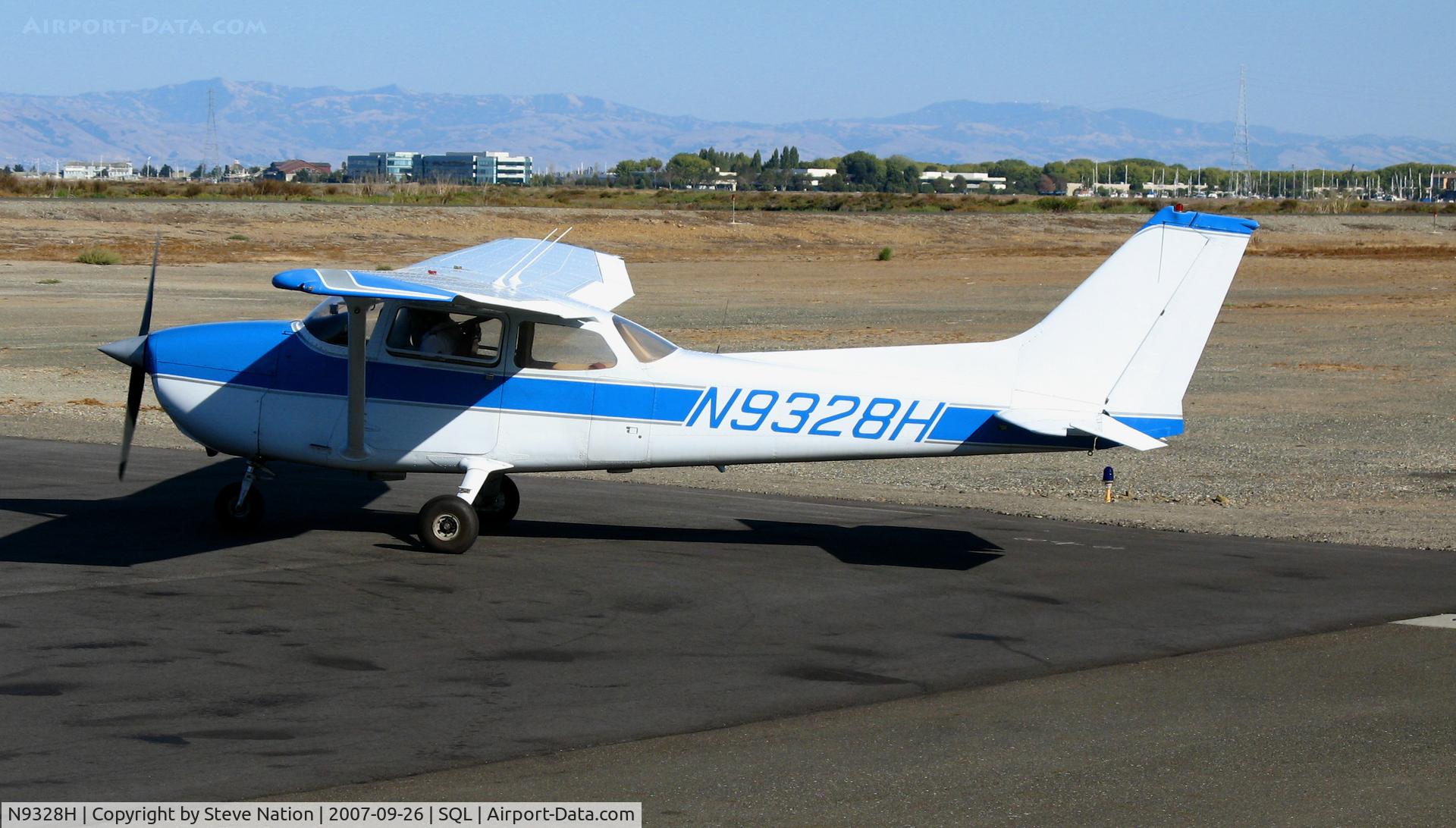 N9328H, 1975 Cessna 172M C/N 17266088, 1975 Cessna 172M holding @ San Carlos Airport, CA
