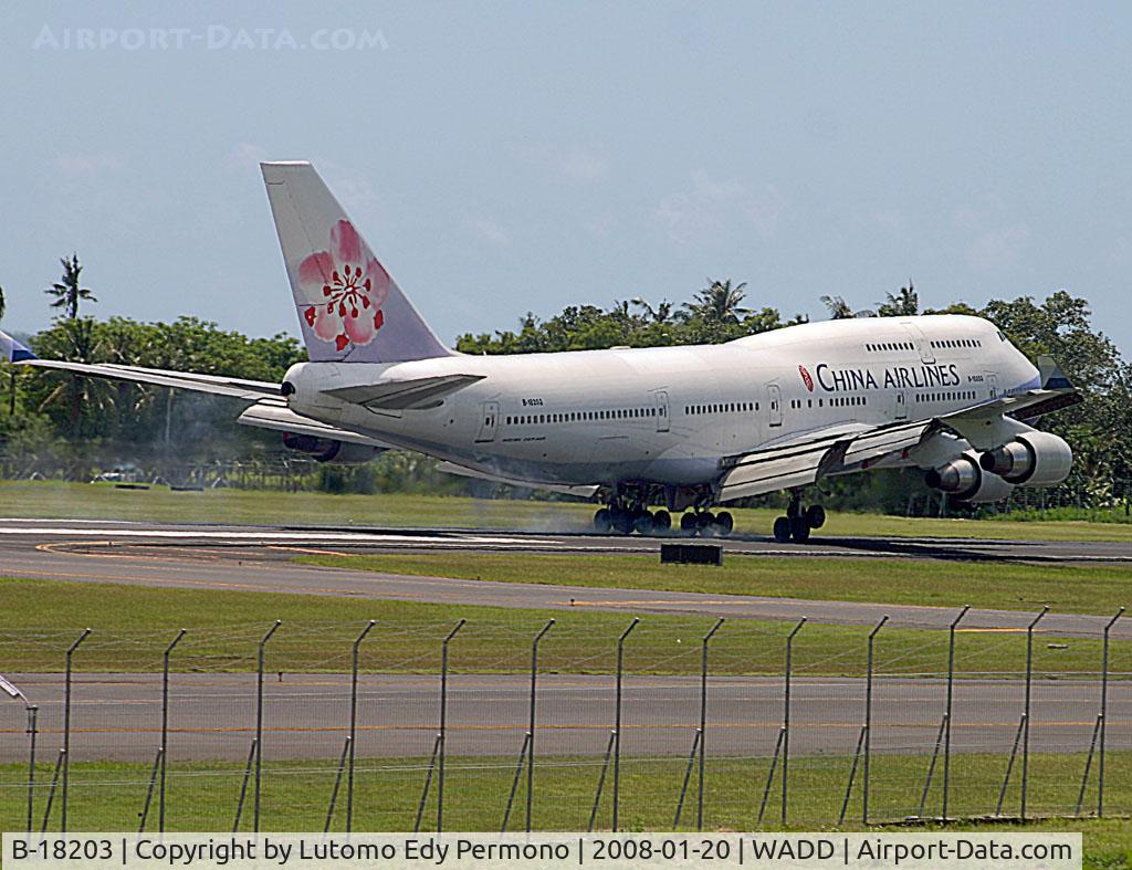 B-18203, Boeing 747-409 C/N 28711, Just landed at DPS