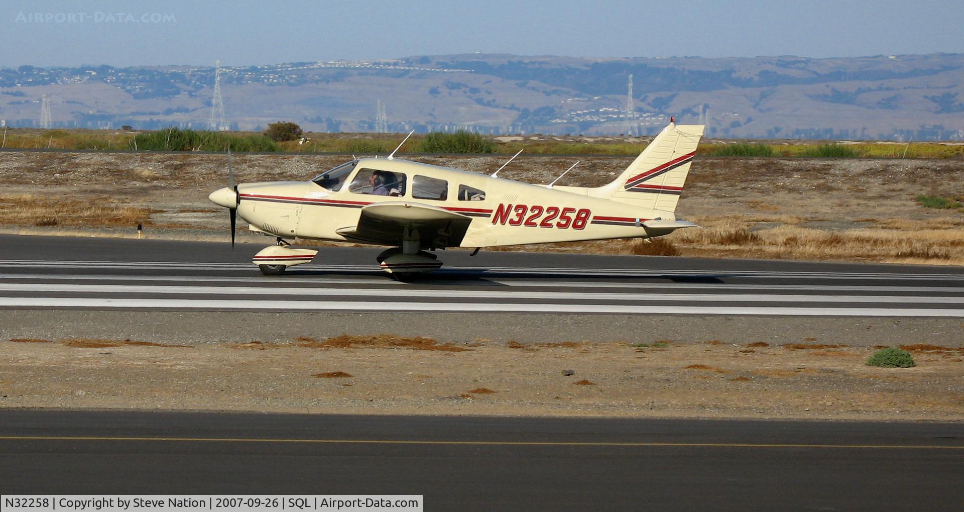 N32258, 1974 Piper PA-28-180 C/N 28-7505043, 1974 Piper PA-28-180 taking-off @ San Carlos Airport, CA