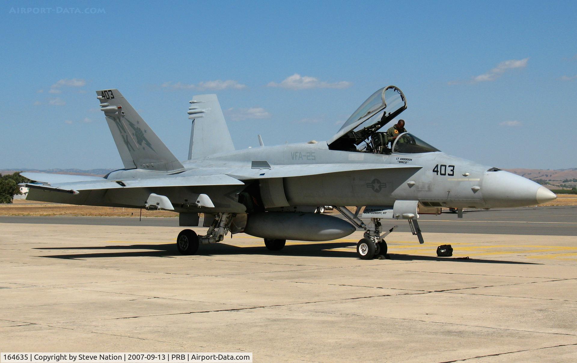164635, 1991 McDonnell Douglas F/A-18C Hornet C/N 1052/C264, VFA-25 Boeing/MDD FA-18C NK-403 USS Ronald Reagan for airshow @ Paso Robles Municipal Airport, CA