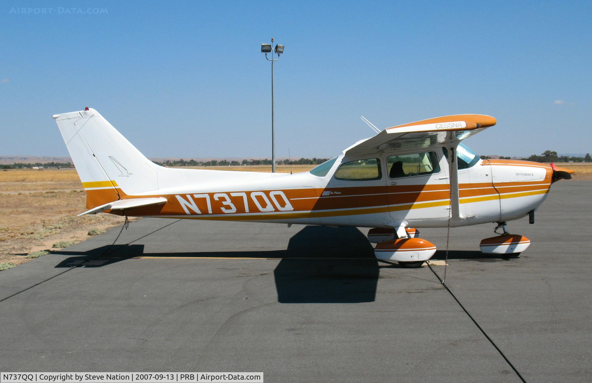 N737QQ, 1977 Cessna 172N C/N 17269595, 1977 Cessna 172N @ Paso Robles Municipal Airport, CA