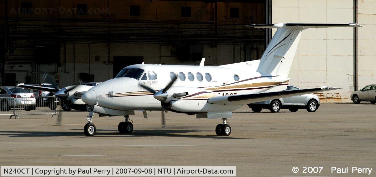 N240CT, 1982 Beech B200 King Air C/N BB-1063, As the day winds down, she winds up
