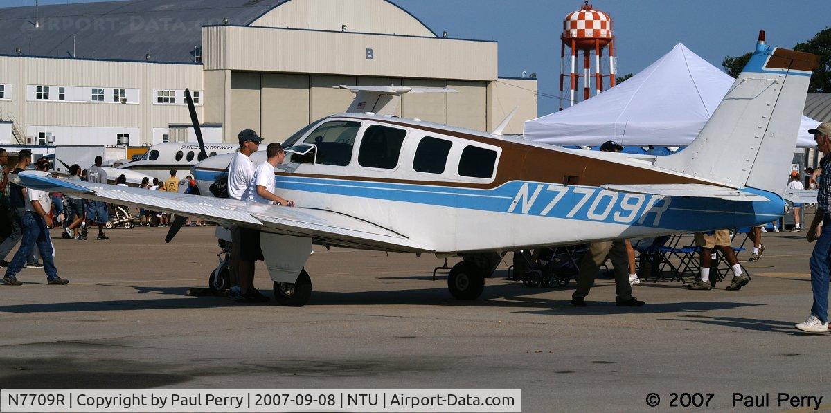 N7709R, 1968 Beech 36 Bonanza C/N E-102, The only thing about shooting as the show winds down...steady flow of people