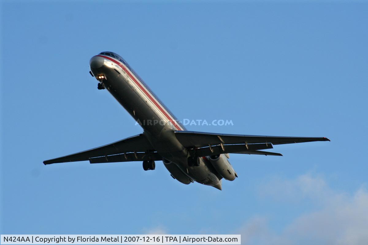 N424AA, 1986 McDonnell Douglas MD-82 (DC-9-82) C/N 49336, American
