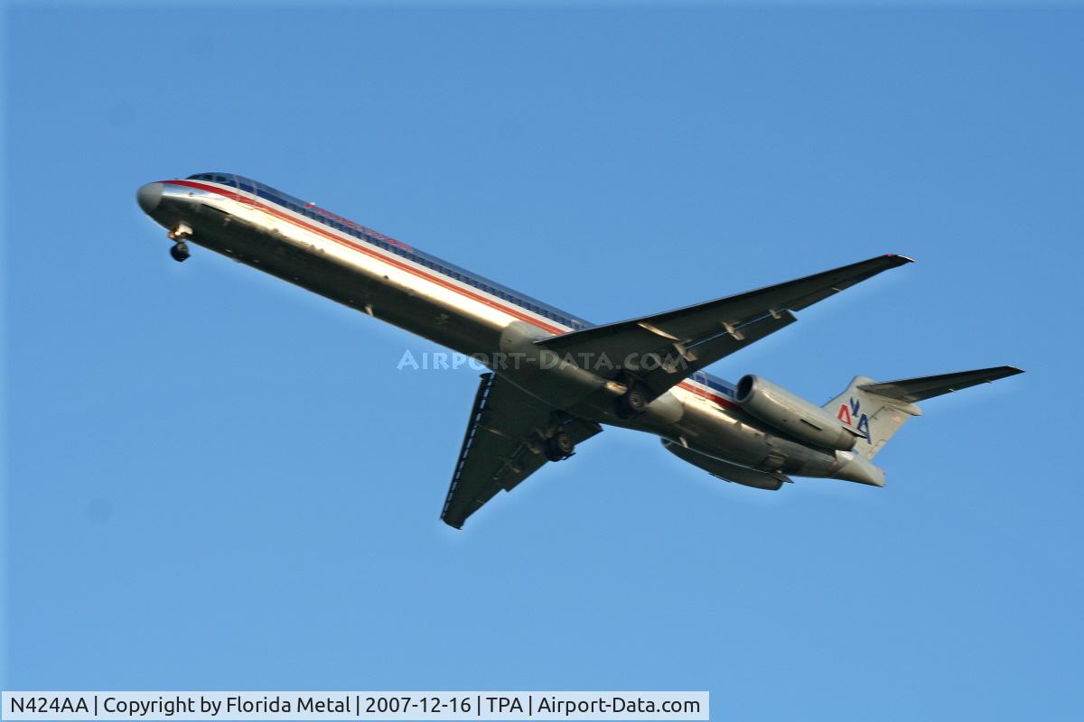 N424AA, 1986 McDonnell Douglas MD-82 (DC-9-82) C/N 49336, American