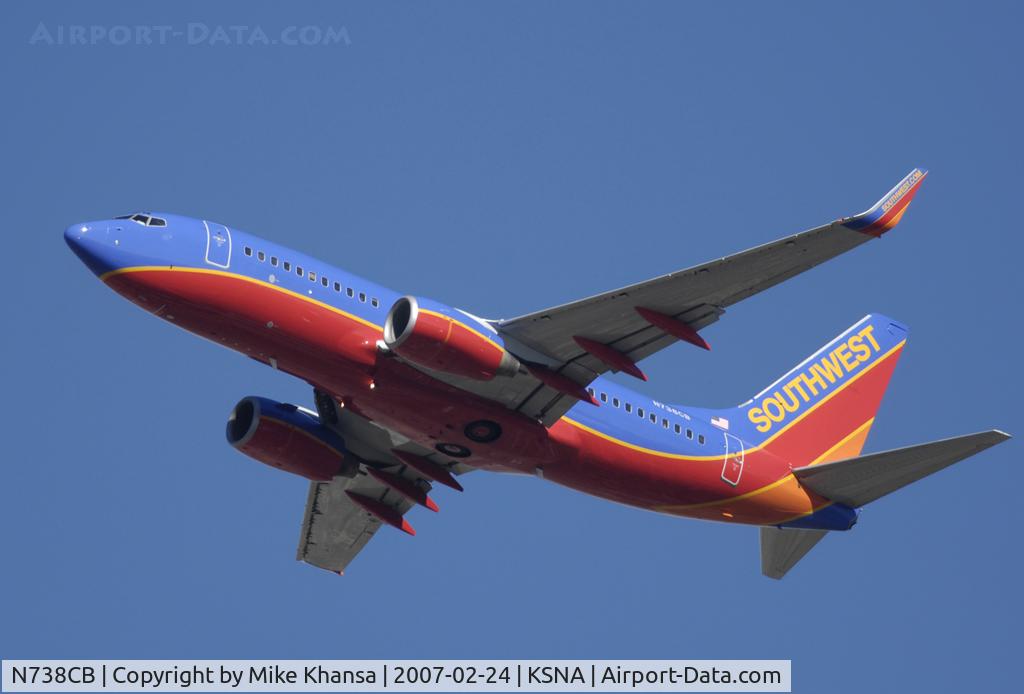 N738CB, 1999 Boeing 737-7H4 C/N 27870, Southwest B737-7H4 lifting off on a gorgeous day.