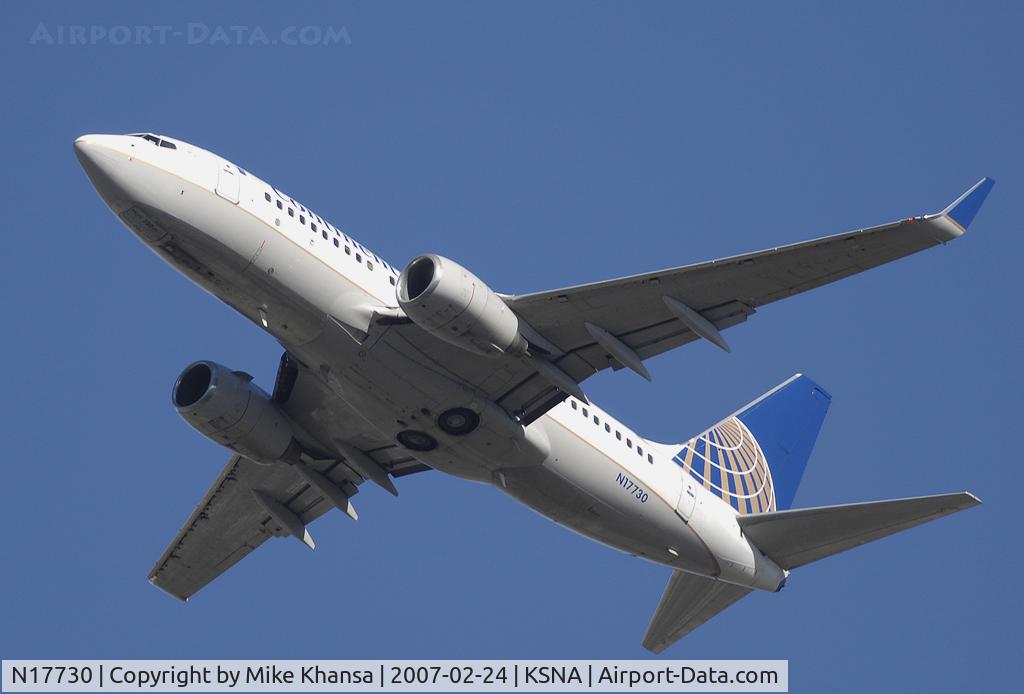N17730, 1999 Boeing 737-724 C/N 28798, Continental B737-724 climbing up on a beautiful day.