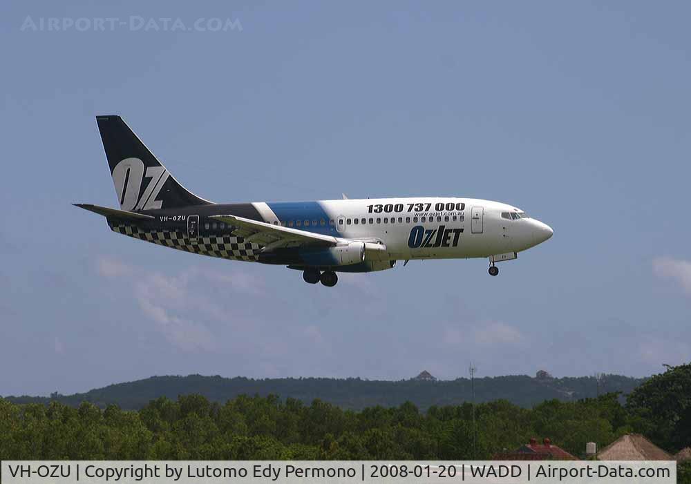 VH-OZU, 1975 Boeing 737-229 C/N 21176, OzJet subsidary of Qantas