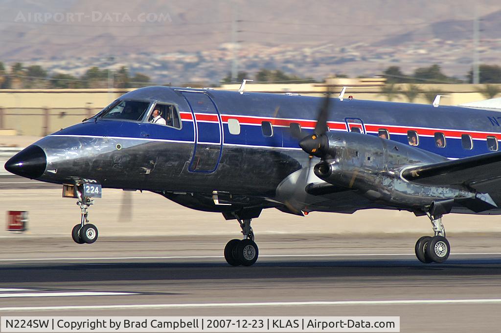 N224SW, 1995 Embraer EMB-120ER Brasilia C/N 120.294, SkyWest Airlines / 1995 Embraer EMB-120ER