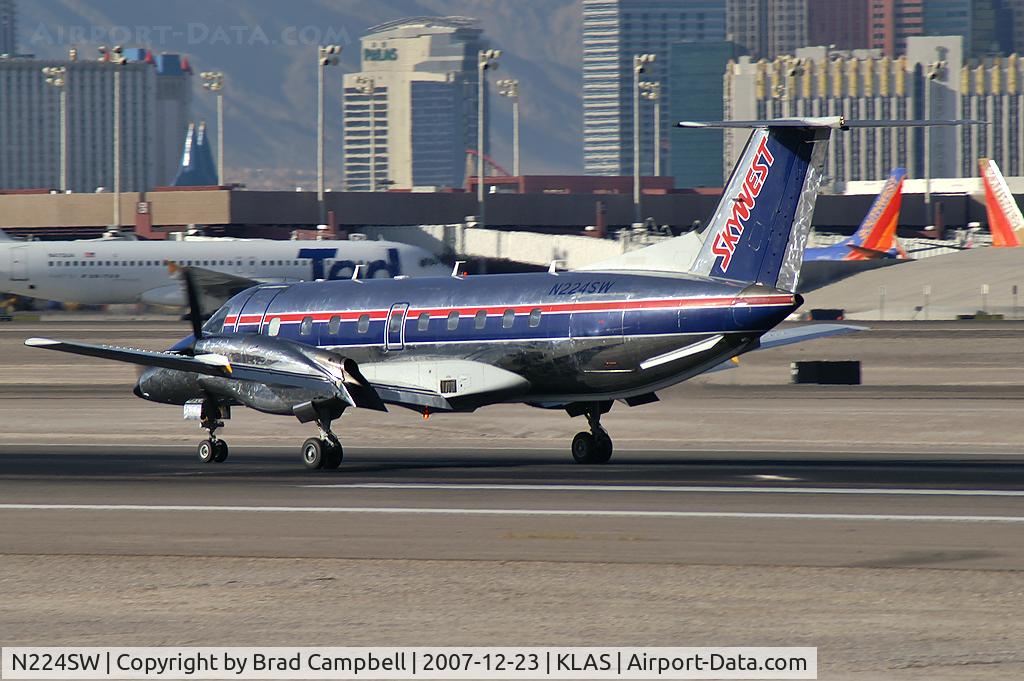 N224SW, 1995 Embraer EMB-120ER Brasilia C/N 120.294, SkyWest Airlines / 1995 Embraer EMB-120ER