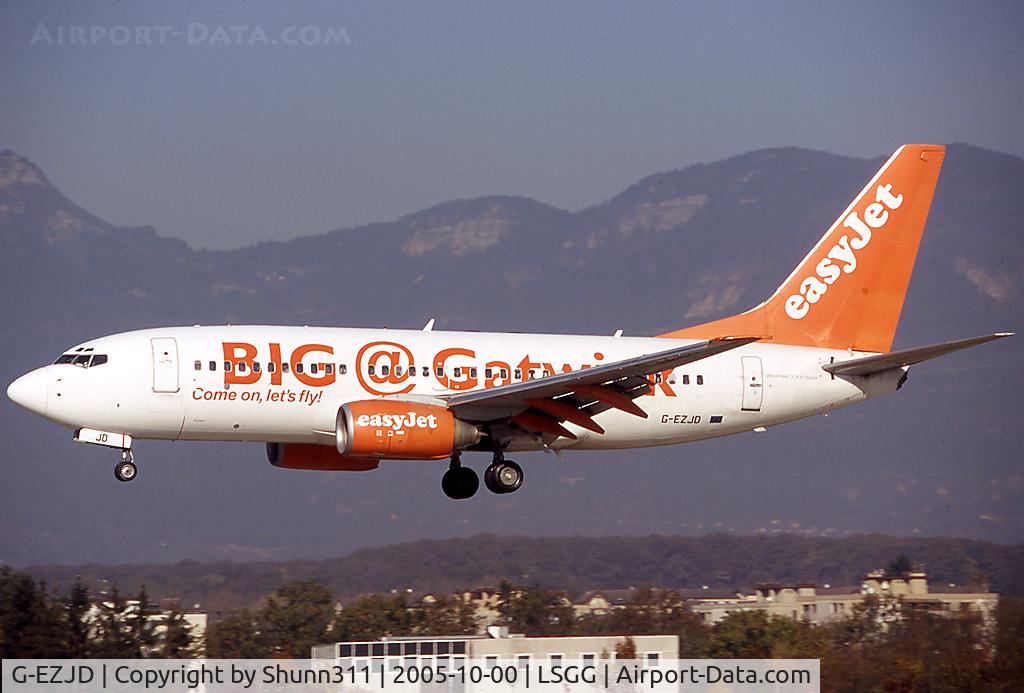G-EZJD, 2001 Boeing 737-73V C/N 30242, Landing rwy 23 with 'Big@Gatwick' titles