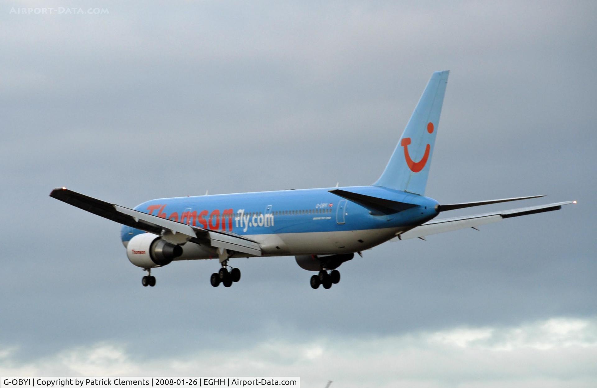 G-OBYI, 2000 Boeing 767-304/ER C/N 29138, PREPARE TOUCHDOWN RUNWAY 26