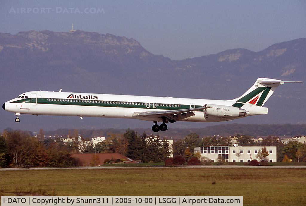 I-DATO, 1993 McDonnell Douglas MD-82 (DC-9-82) C/N 53219/2062, Landing rwy 23