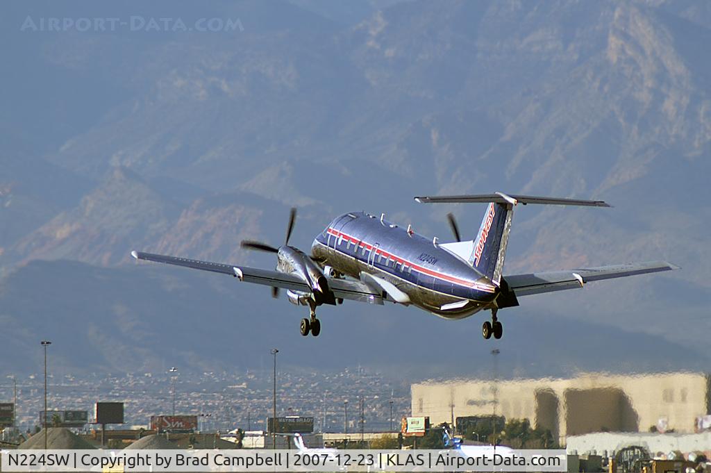 N224SW, 1995 Embraer EMB-120ER Brasilia C/N 120.294, SkyWest Airlines / 1995 Embraer EMB-120ER