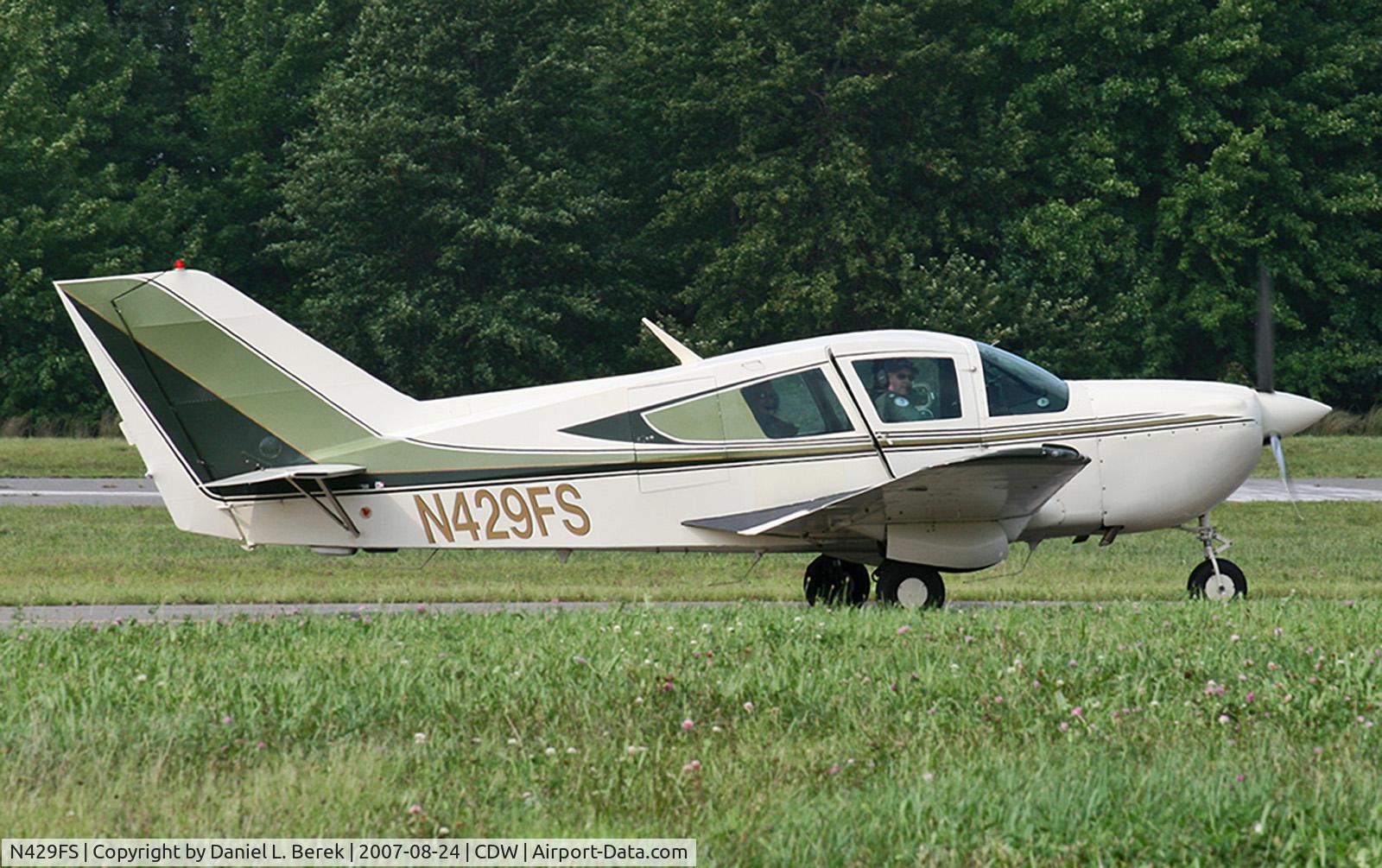 N429FS, 1971 Bellanca 17-31A Super Viking C/N 32-54, Well-maintained 1971 bird lands at Essex County.
