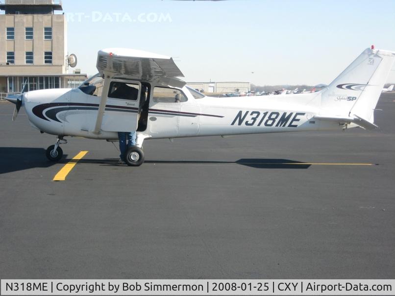 N318ME, 2000 Cessna 172S C/N 172S8563, On the ramp at Capital City in Harrisburg, PA
