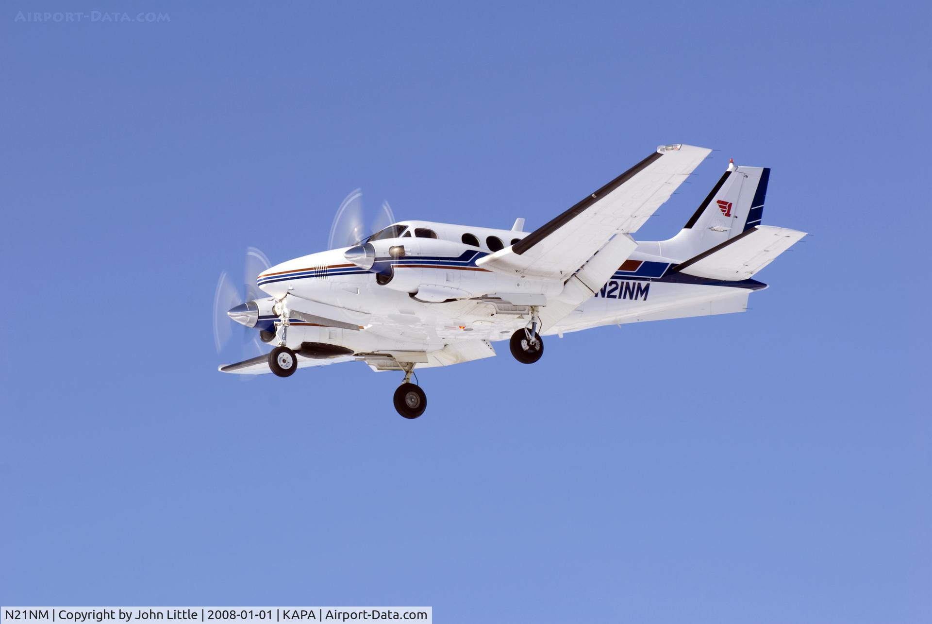 N21NM, Beech E-90 King Air C/N LW-336, Approach to 17L